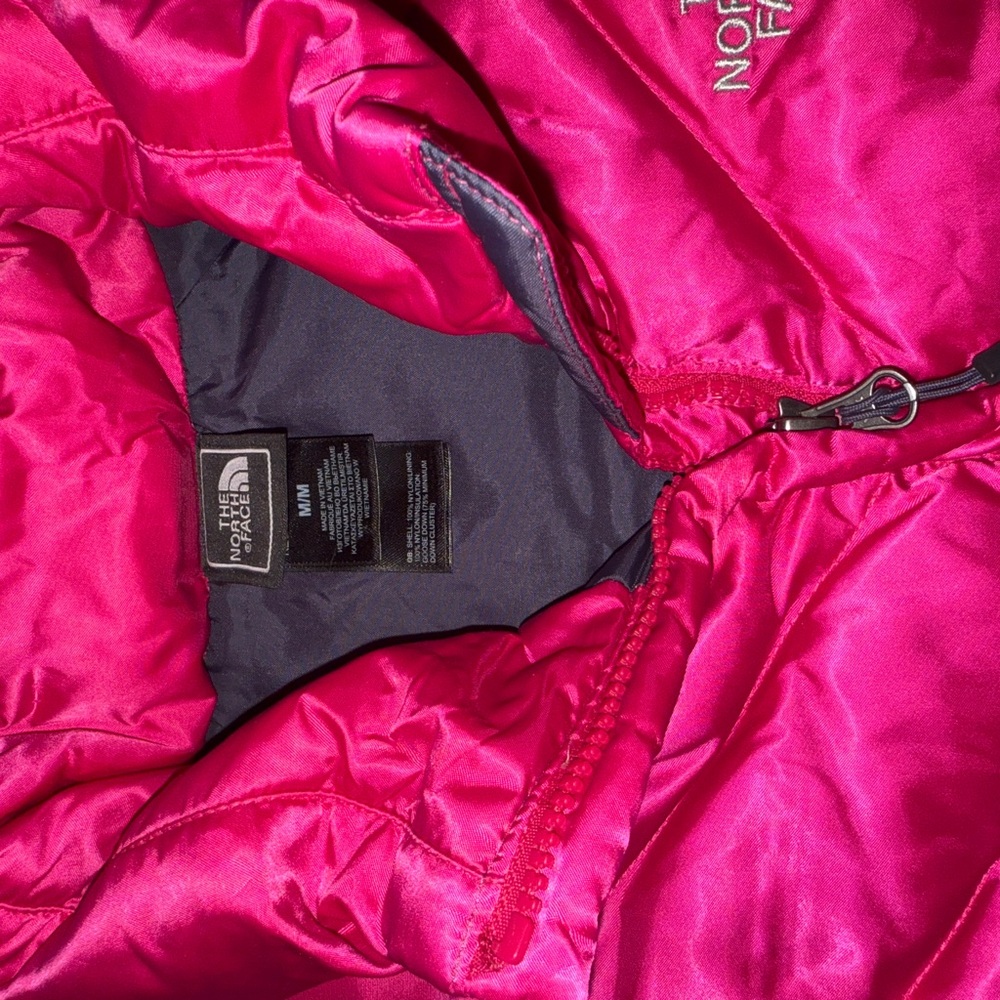 The North Face Fuchsia Puffer Vest Medium - Picture 2 of 5